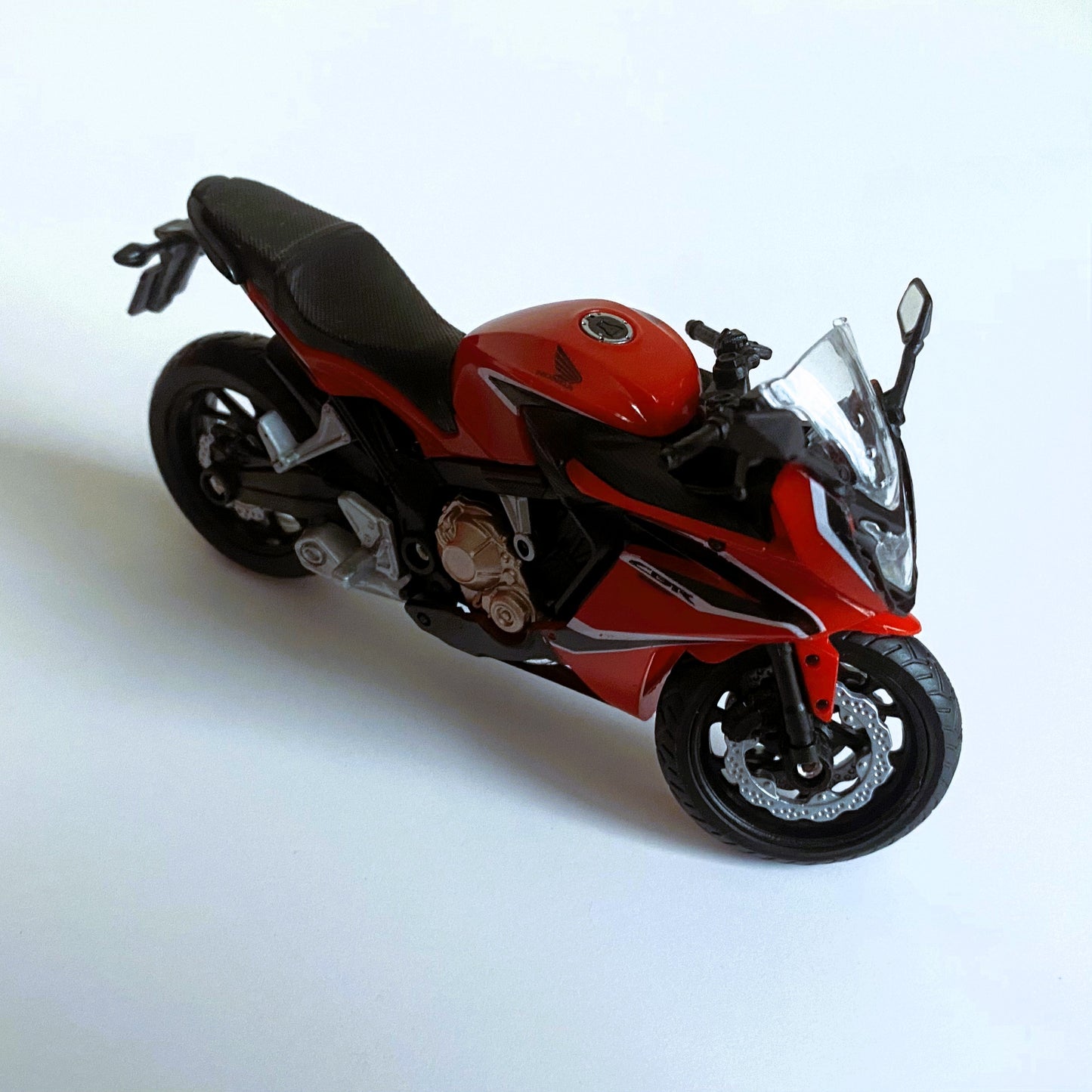 2018 Honda CBR650F - 1/18 scale model