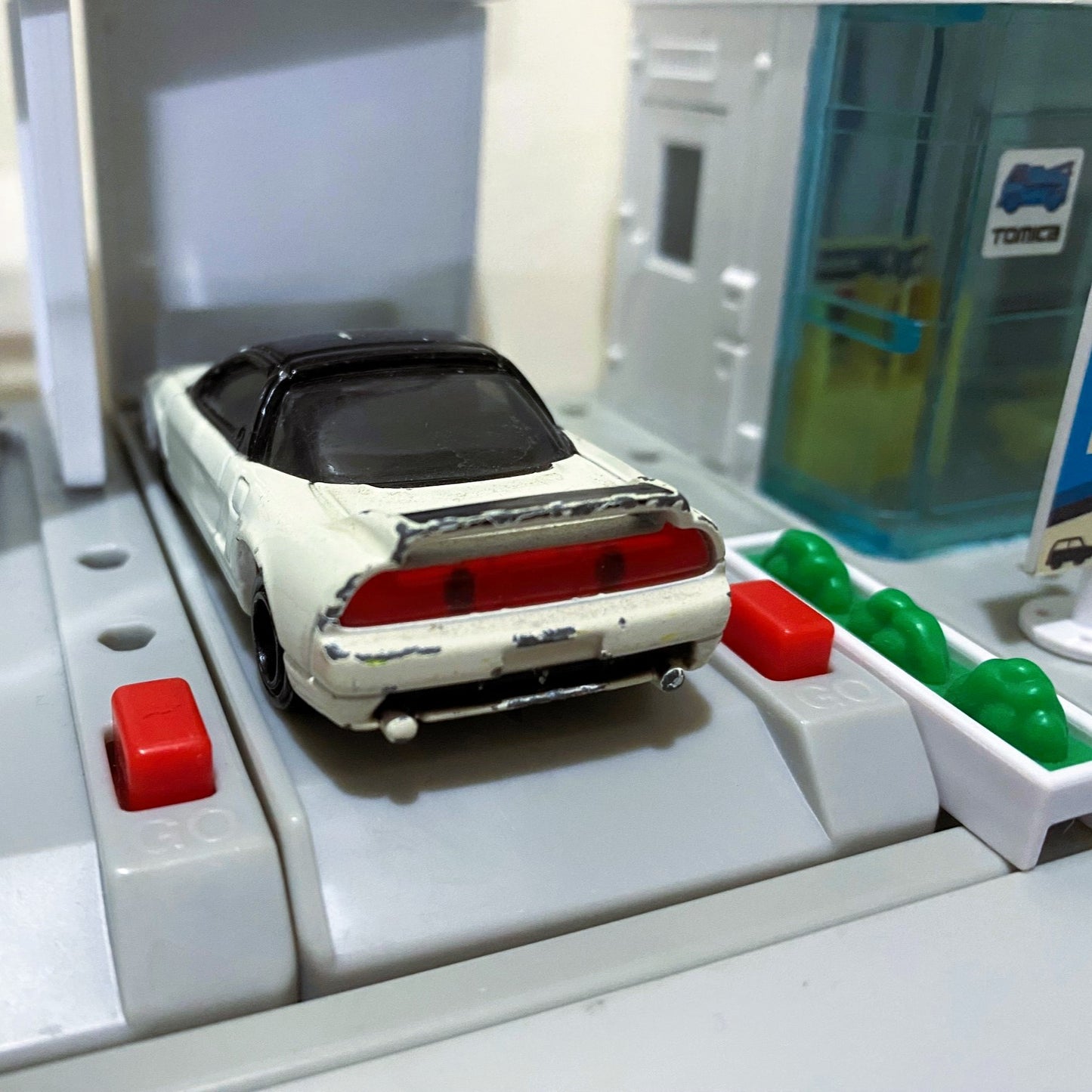 Tomica - Honda garage set (used)